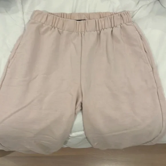 ⭐️ BRANDY MELVILLE Pink Sweatpants - Picture 5 of 7